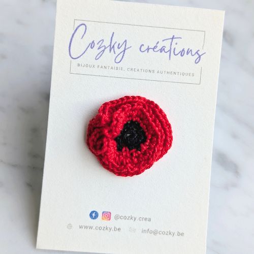 Pin's coquelicot en crochet. Fait à la main