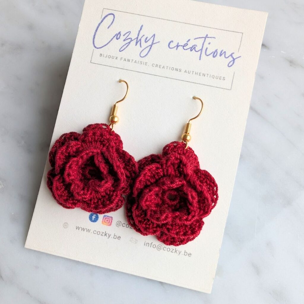 Boucles d'oreilles en crochet, forme de rose, couleur rouge